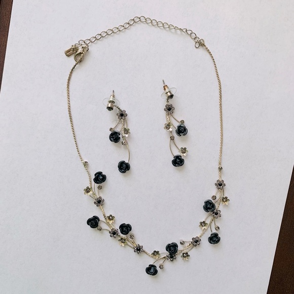 Jewelry - Black Rose Silver Grey Rhinestone Vintage Antique Necklace Earrings Romantic Set